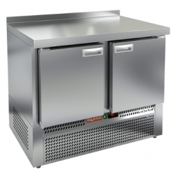 Стол холодильный с нижним агрегатом, 2-х дверный,  темп -2...+10С, столешница из нерж.стали , линия 700
